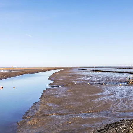 Kleine Reetdachkate By Interhome