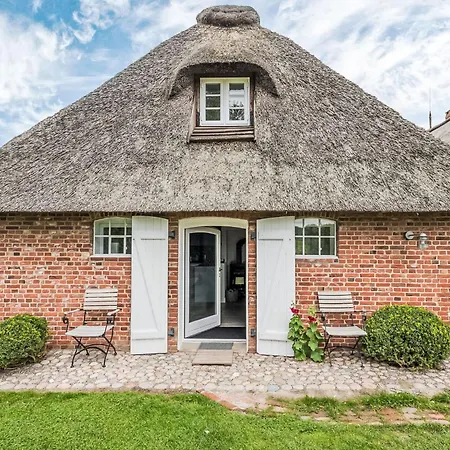 Holiday home Kleine Reetdachkate By Interhome