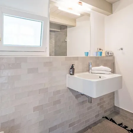 Holiday home Kleine Reetdachkate By Interhome *