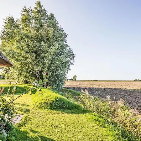 Holiday home Kleine Reetdachkate By Interhome Simonsberg
