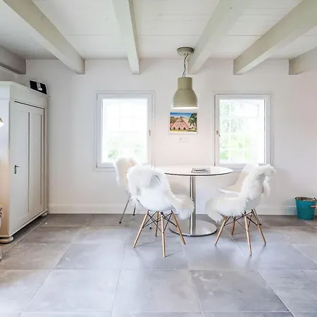 Kleine Reetdachkate By Interhome *