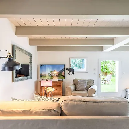 Kleine Reetdachkate By Interhome