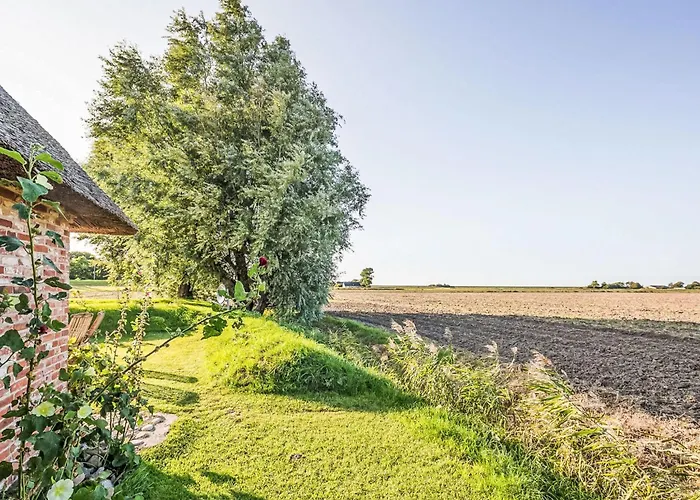 Vakantiehuis Kleine Reetdachkate By Interhome Simonsberg