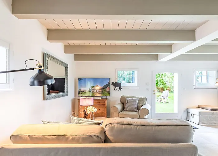 Kleine Reetdachkate By Interhome